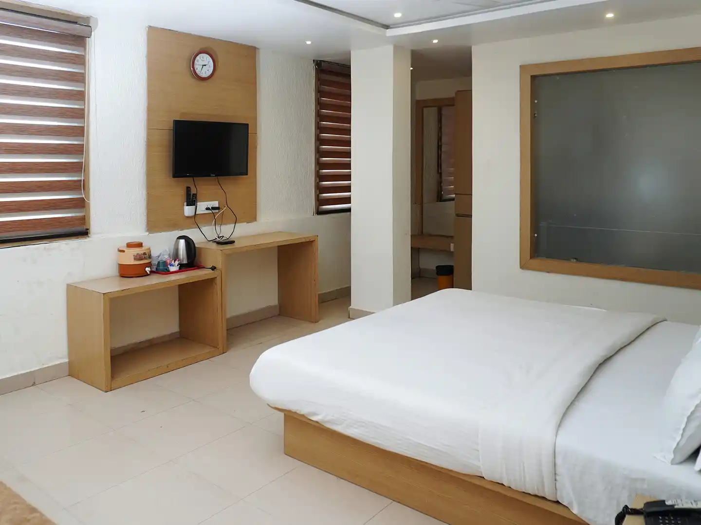 Deluxe room2