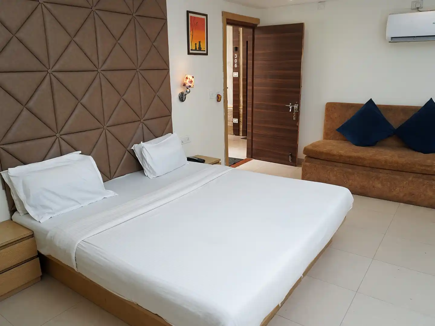 Deluxe room3